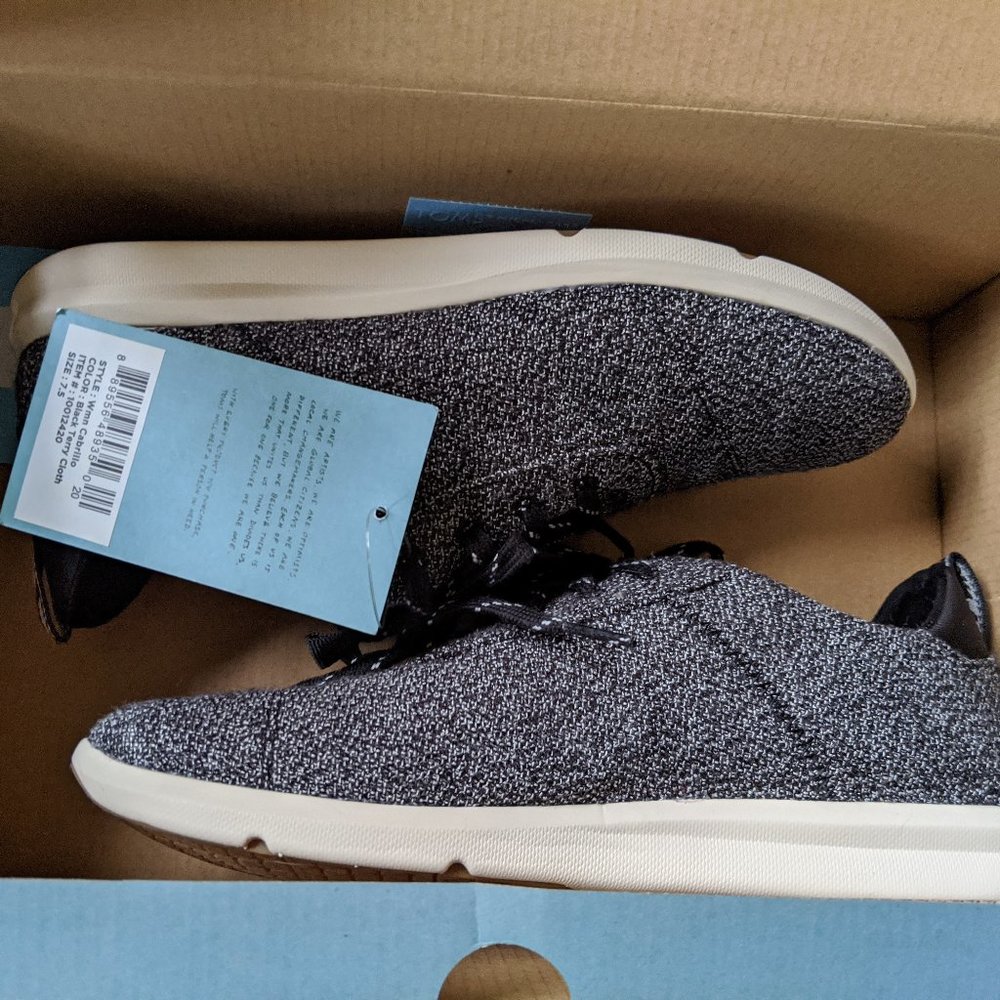 7.5 TOMS Black Cabrillo Sneakers